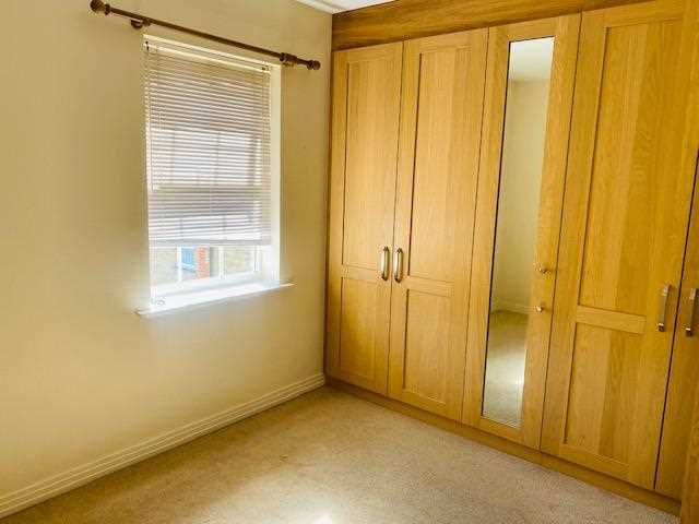 Fuller Close - Picture 3