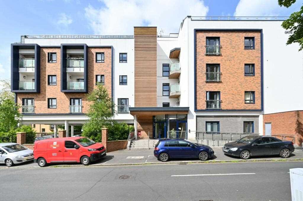 Grove House - Picture 4