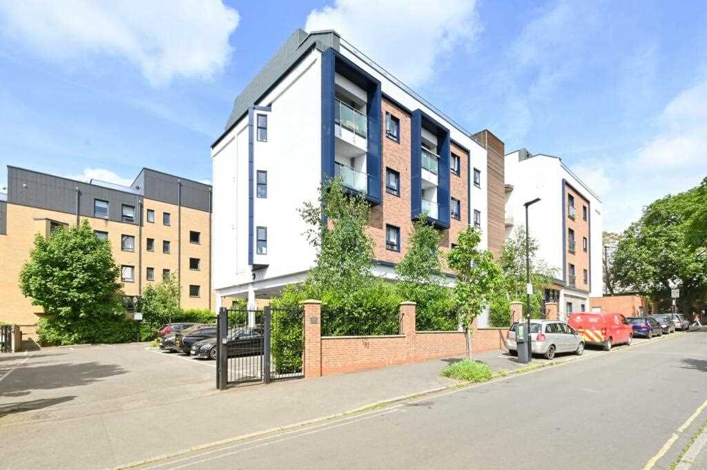 Grove House - Picture 6