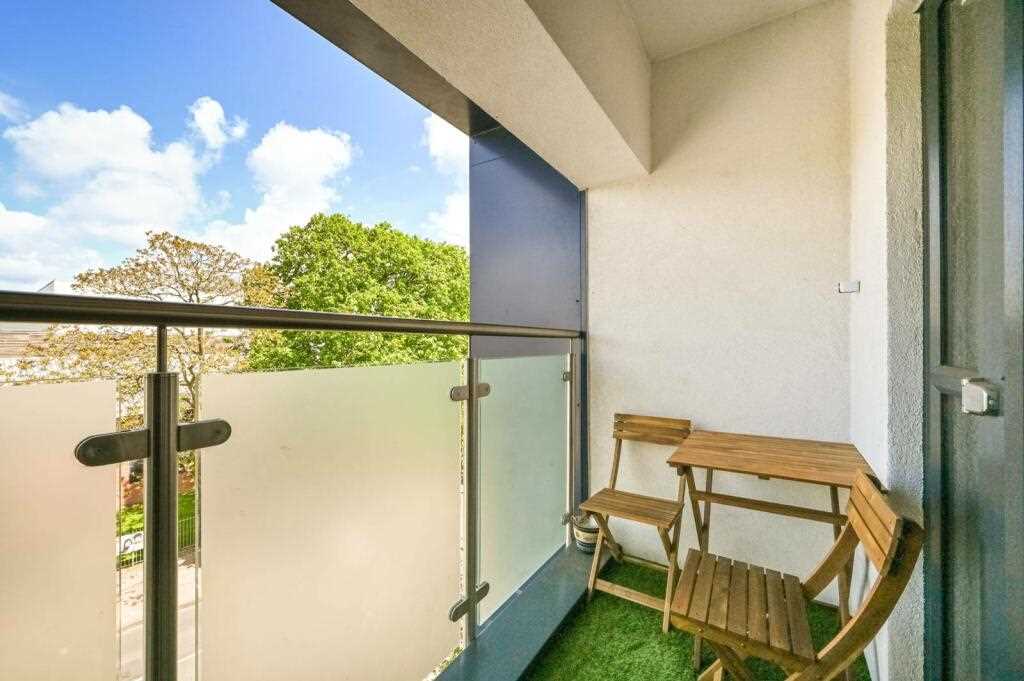 Grove House - Picture 10