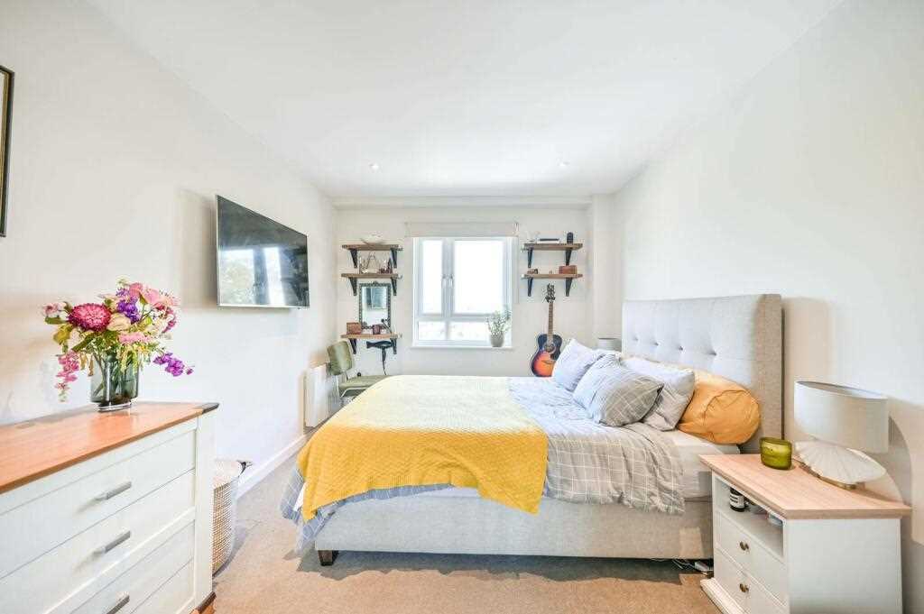 Grove House - Picture 11