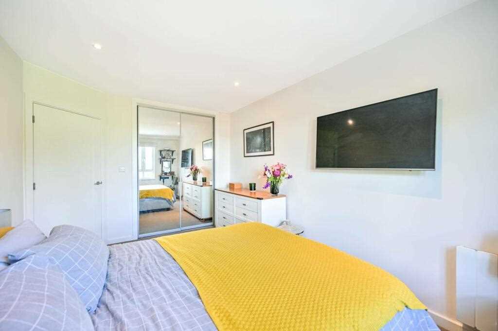Grove House - Picture 12