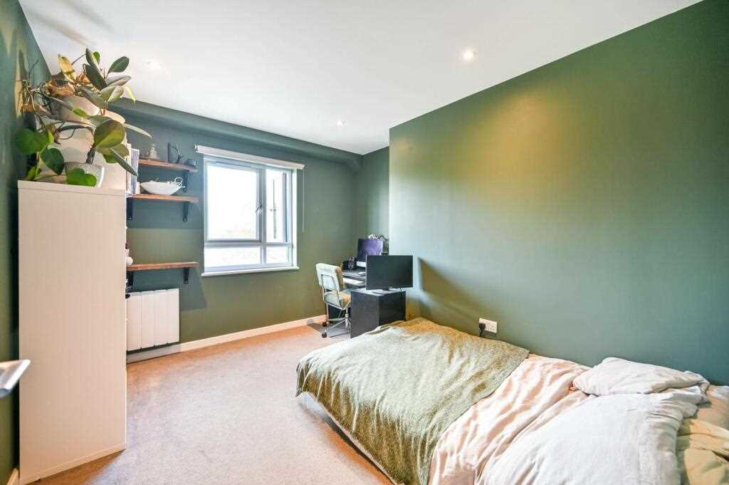 Grove House - Picture 14
