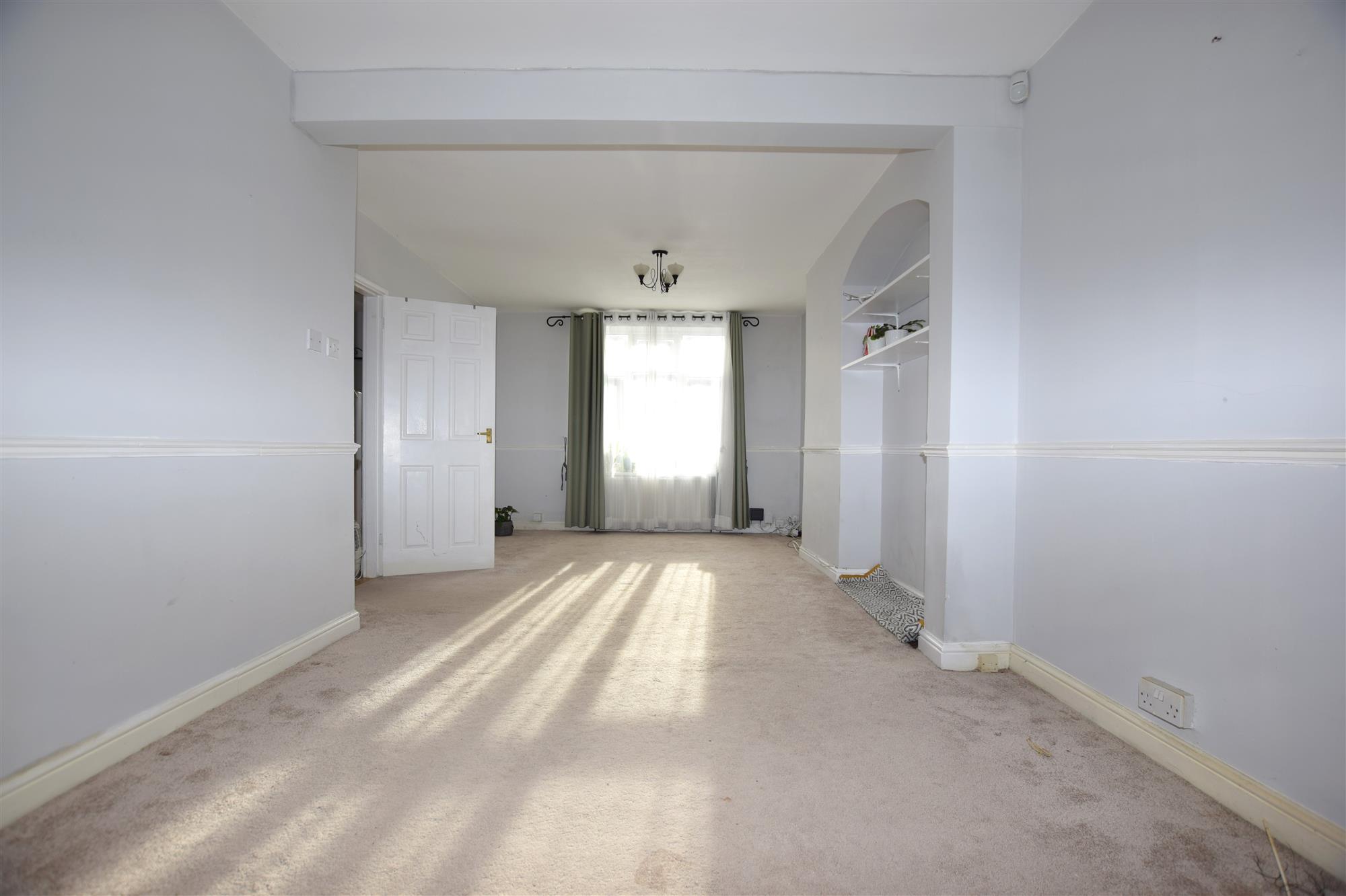 Banstock Road - Picture 1