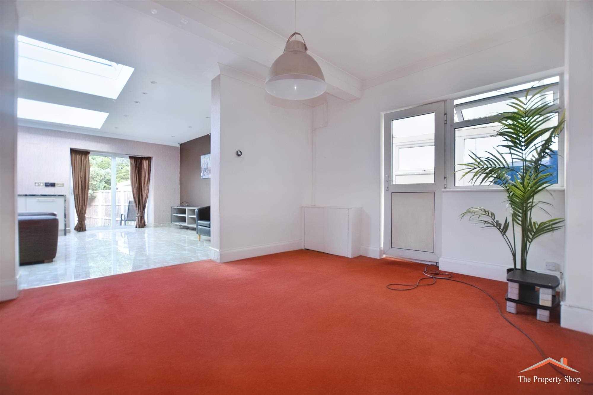 Woodhill Crescent - Picture 4