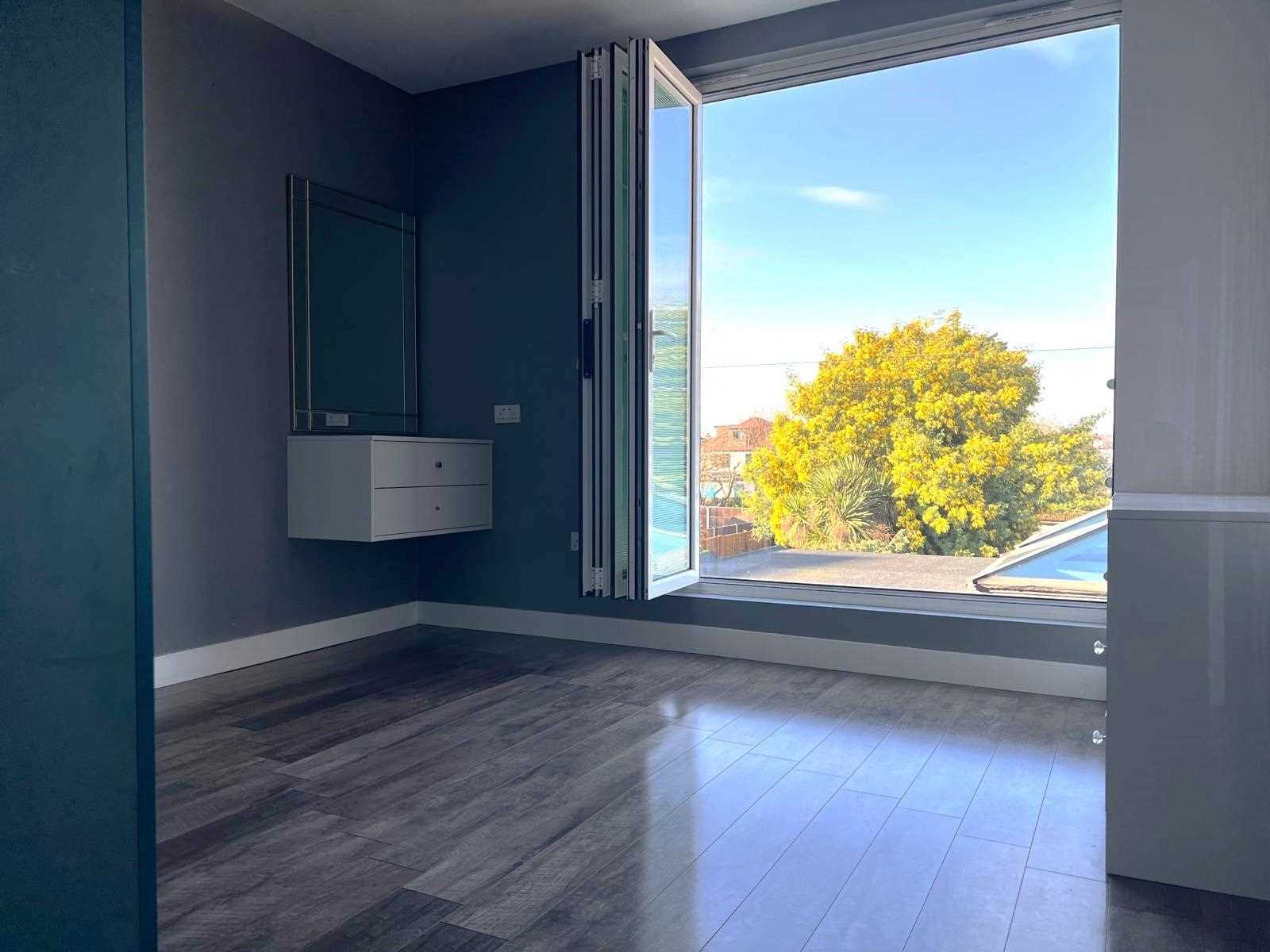 Woodhill Crescent - Picture 5