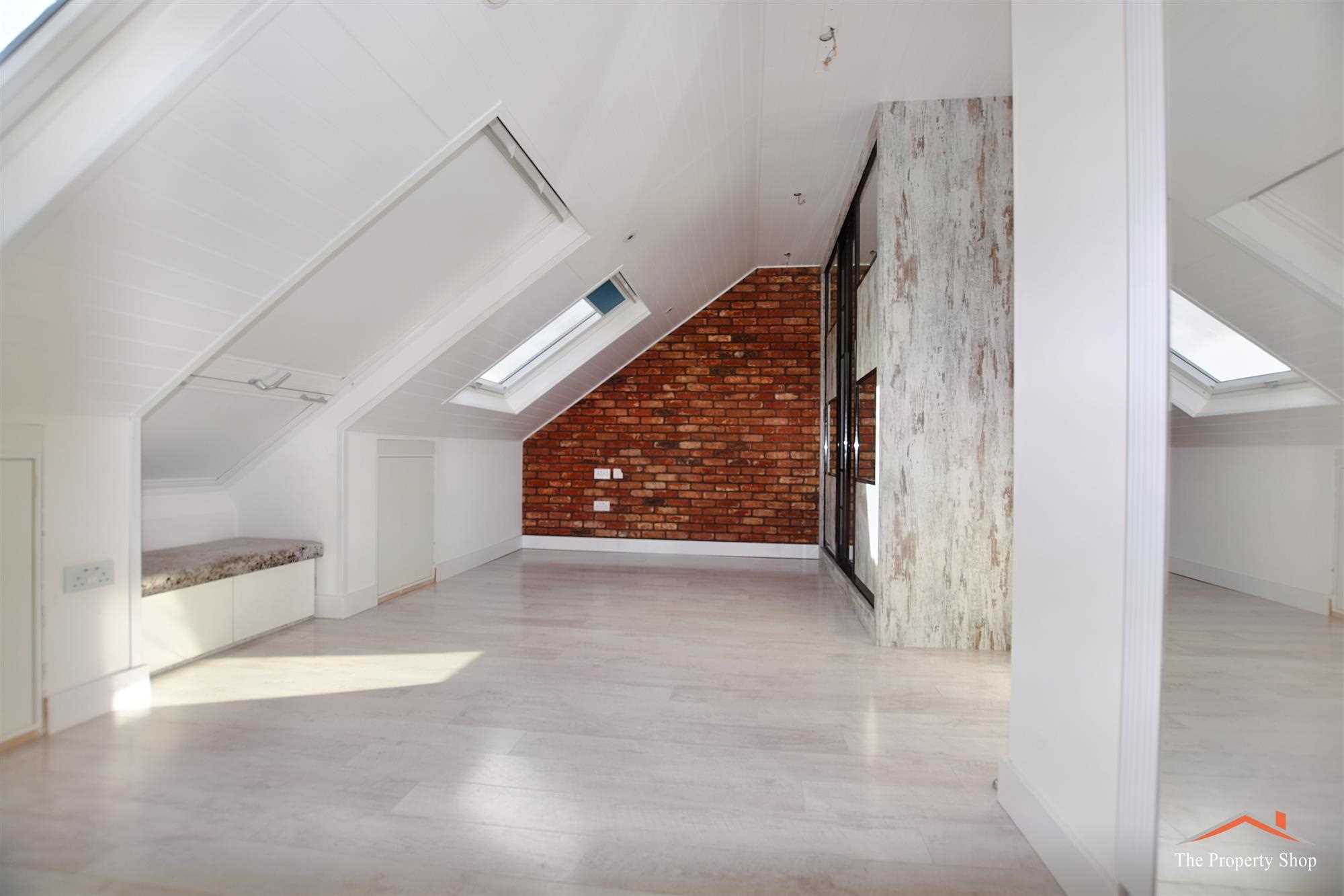 Woodhill Crescent - Picture 11