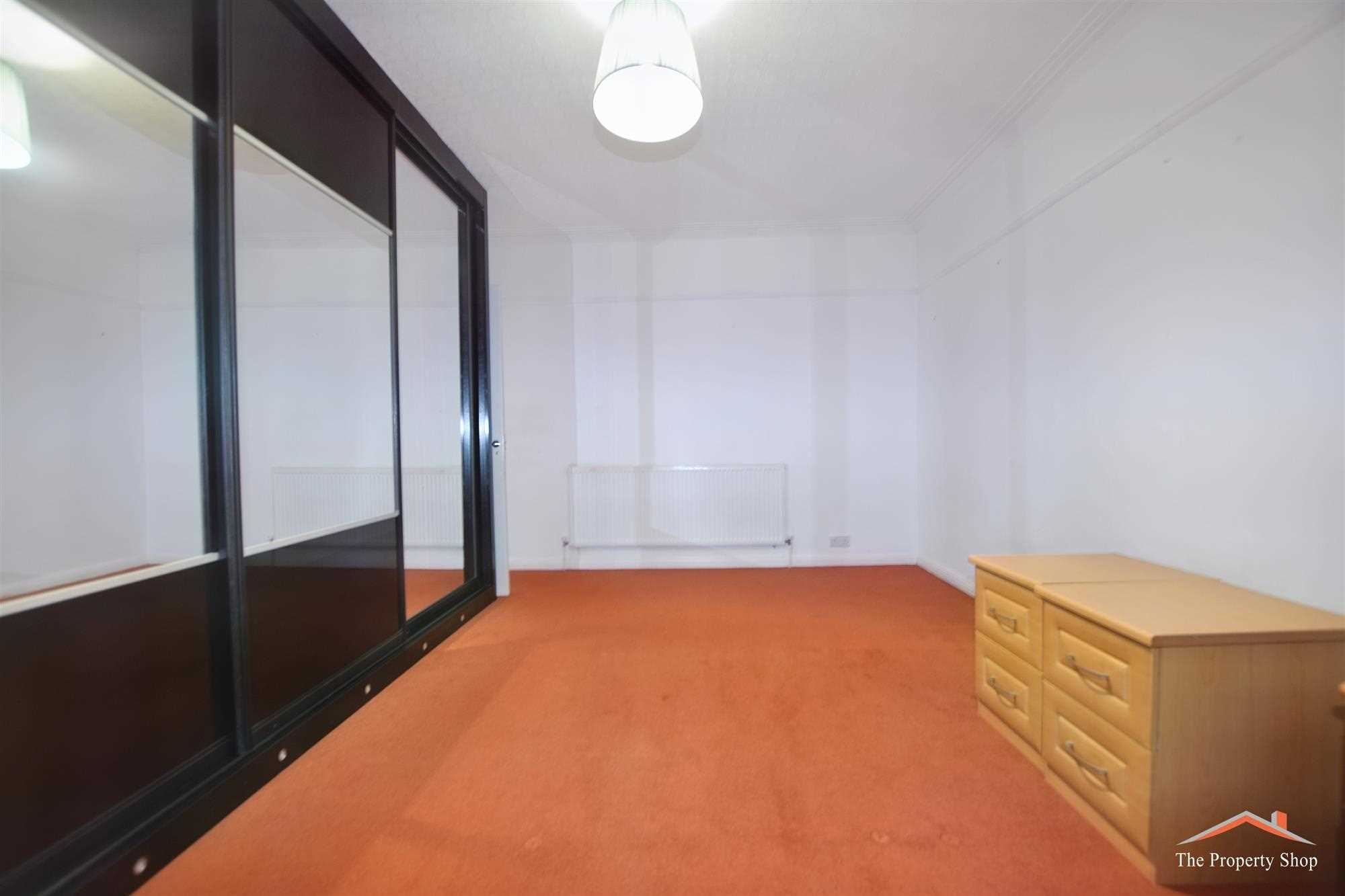 Woodhill Crescent - Picture 13