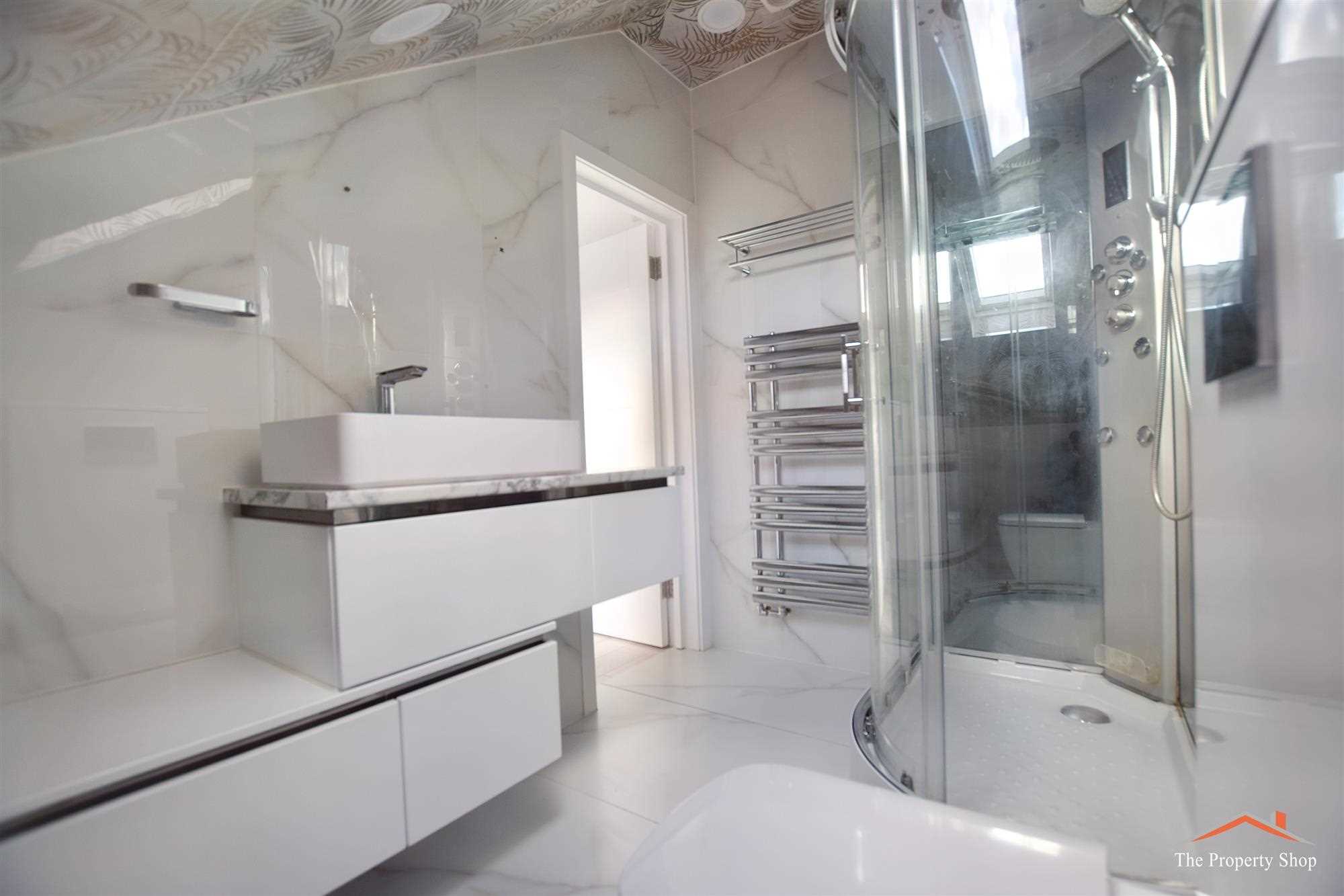 Woodhill Crescent - Picture 17