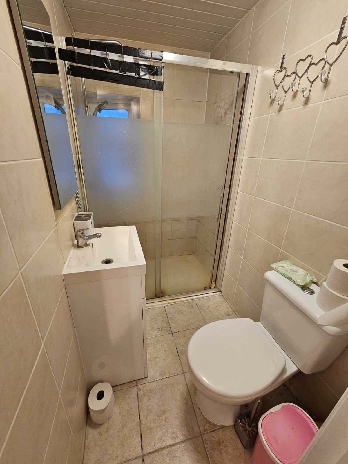 Colindale Avenue - Picture 3