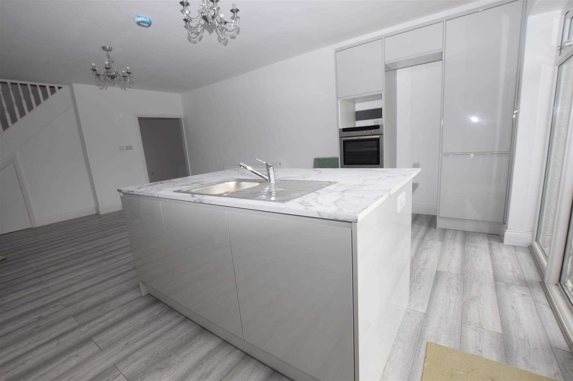 Whitchurch Lane - Picture 2