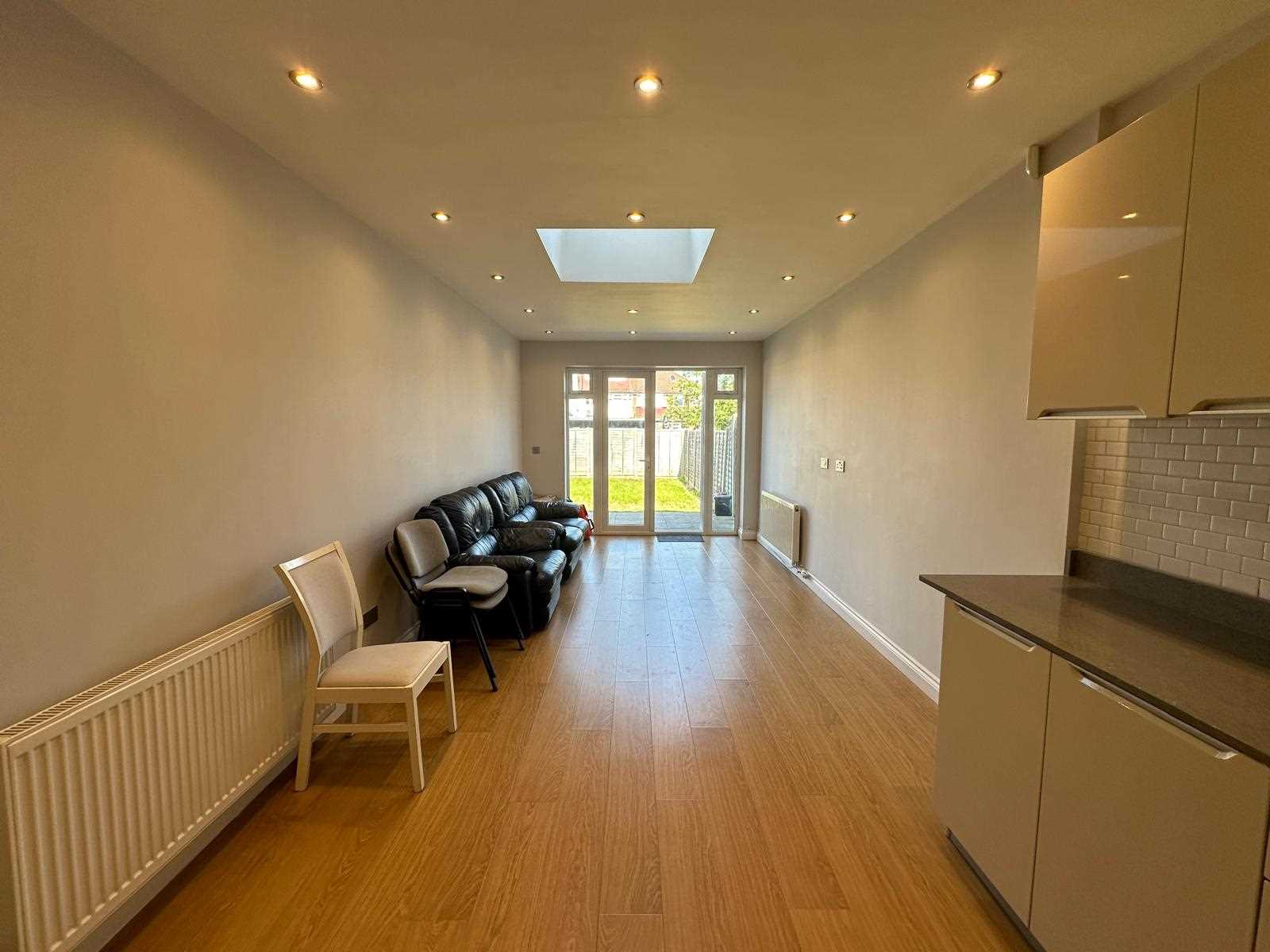 Larkfield Avenue - Picture 4