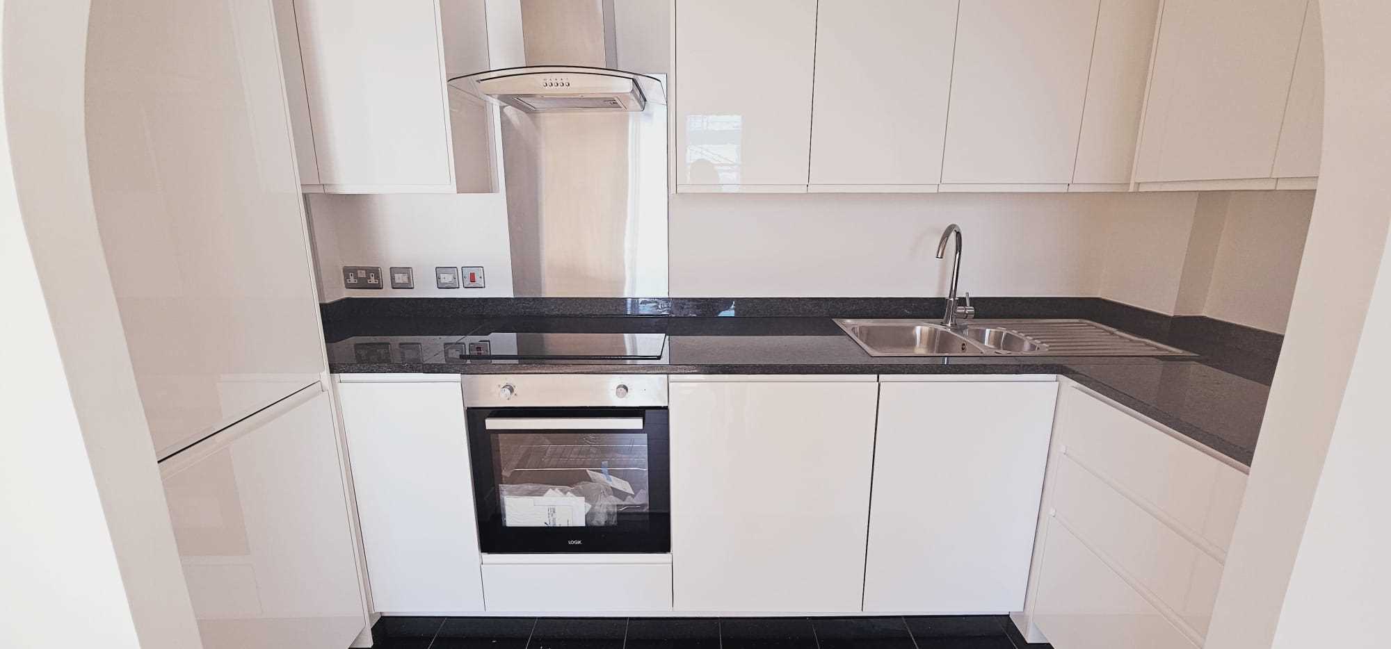 Platinum House - Picture 3