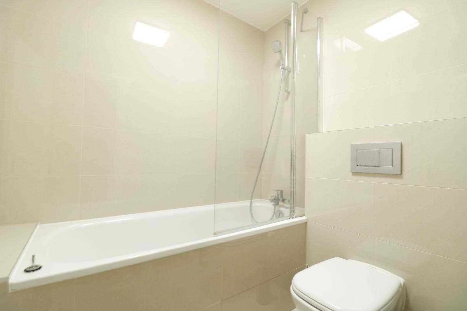 Kilburn Lane - Picture 8