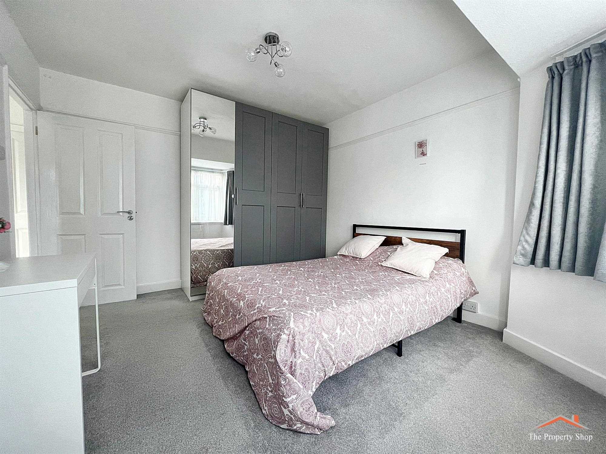 Broadcroft Avenue - Picture 2