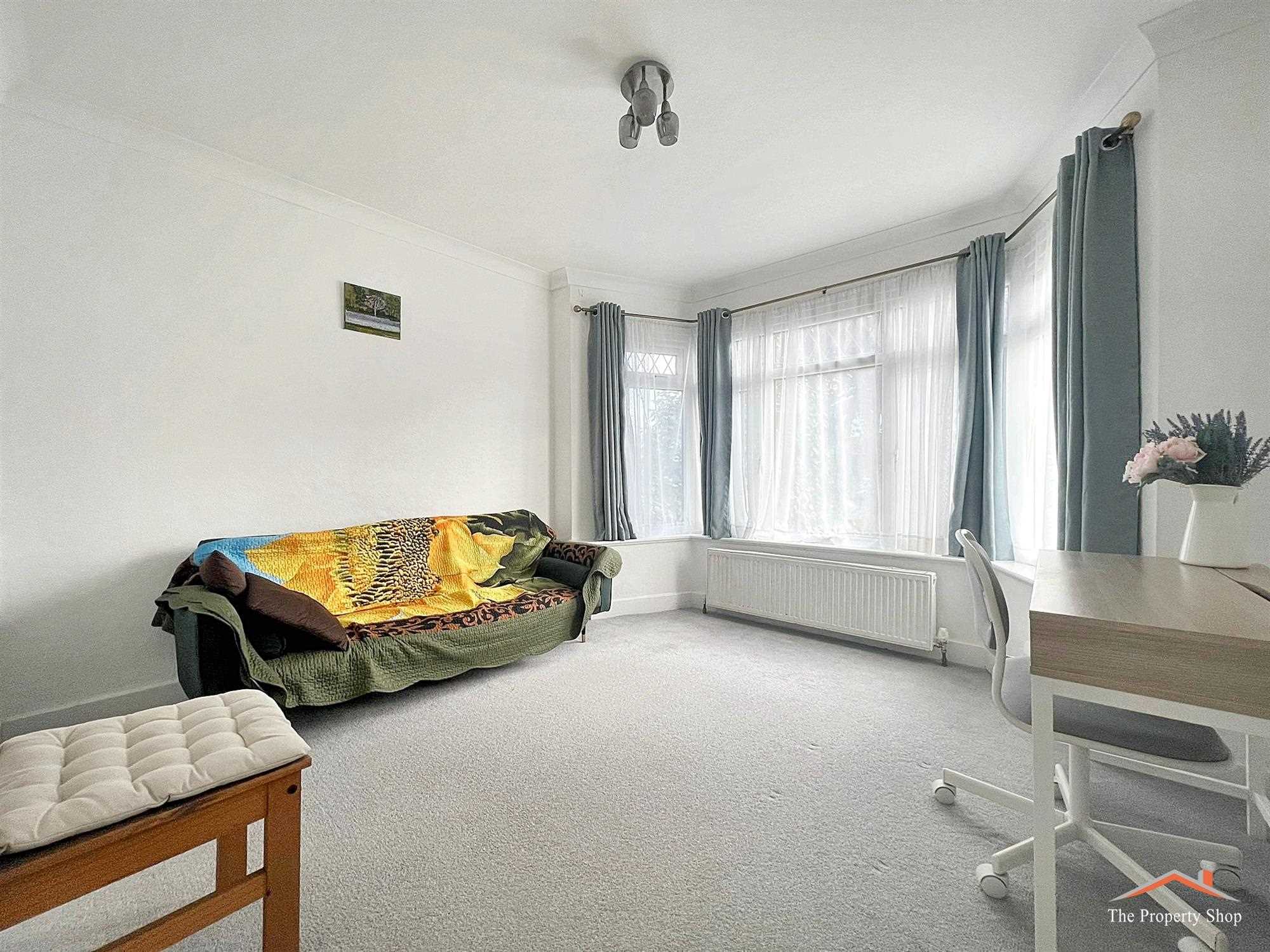 Broadcroft Avenue - Picture 8
