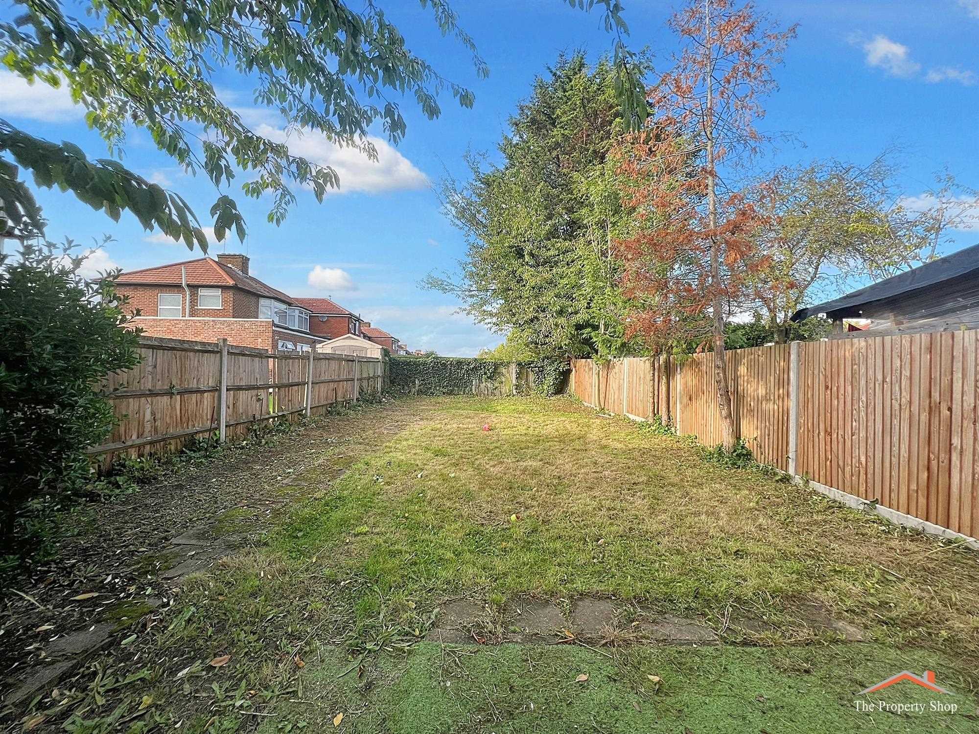 Broadcroft Avenue - Picture 10