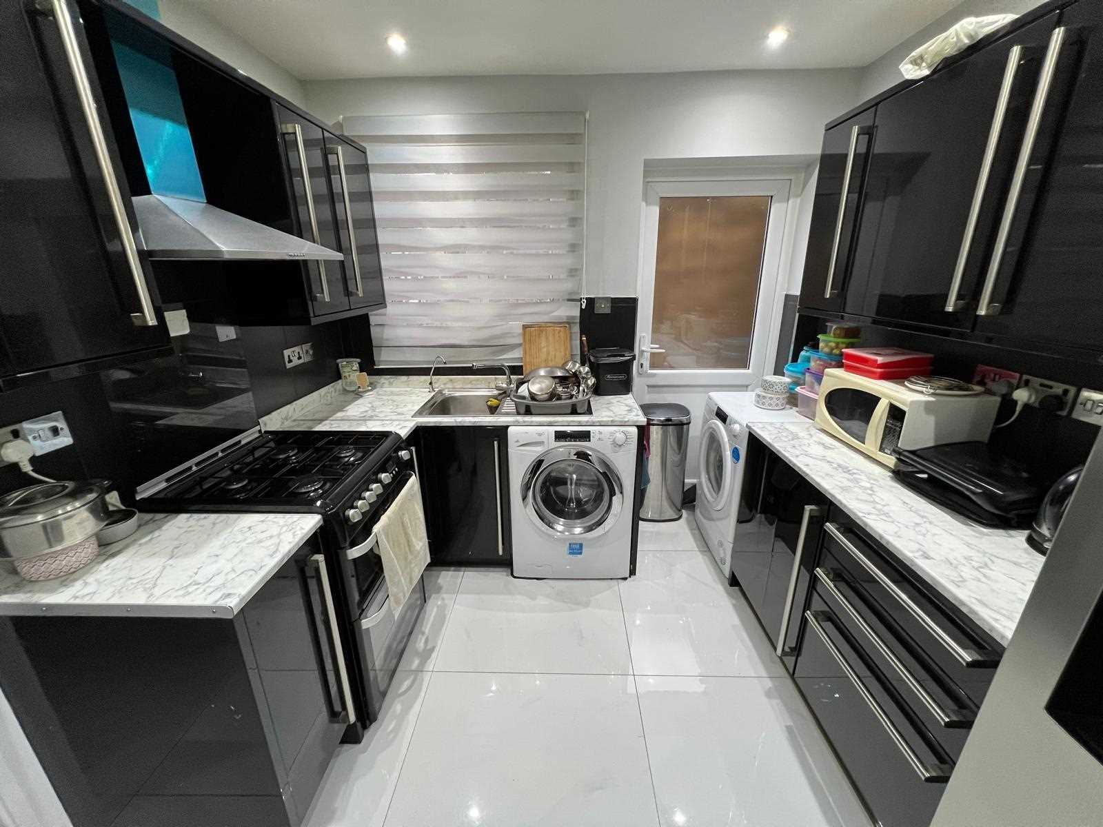 Martin Drive - Picture 5