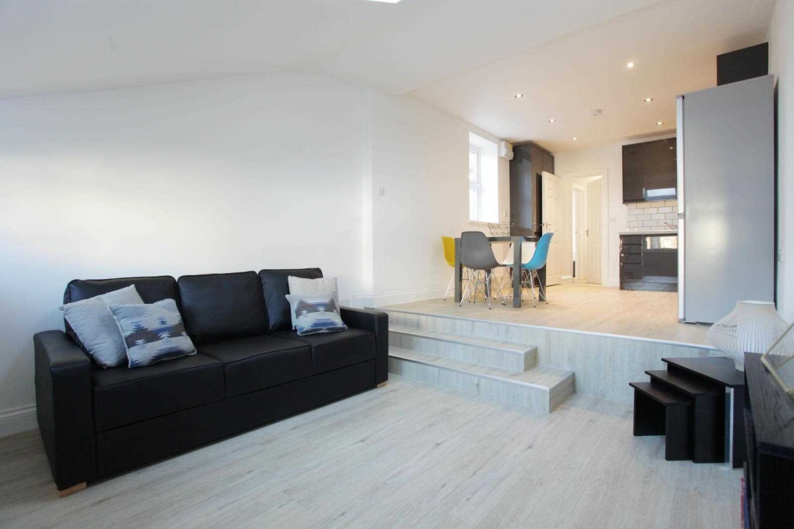 Hoyle Road - Picture 3