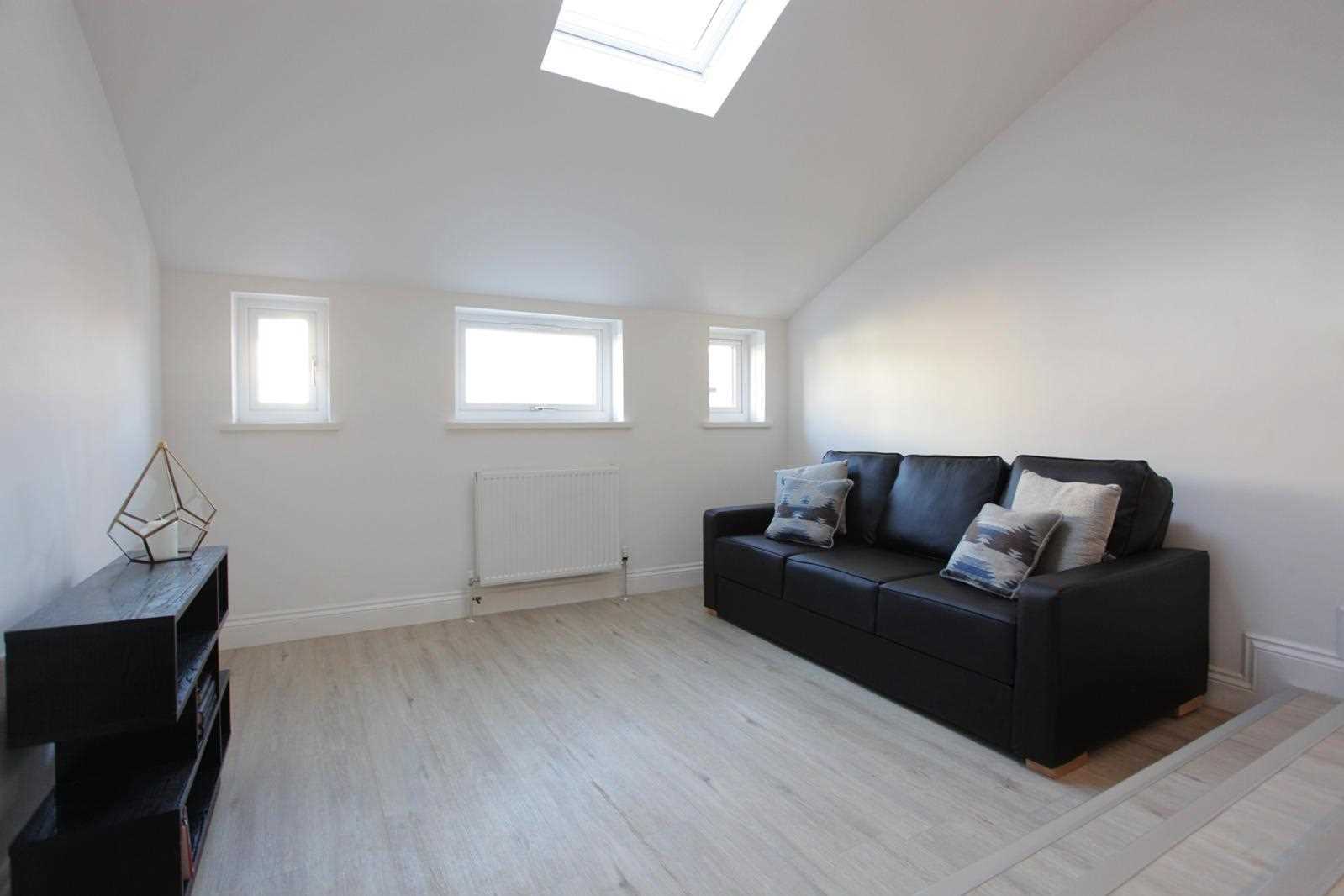 Hoyle Road - Picture 4
