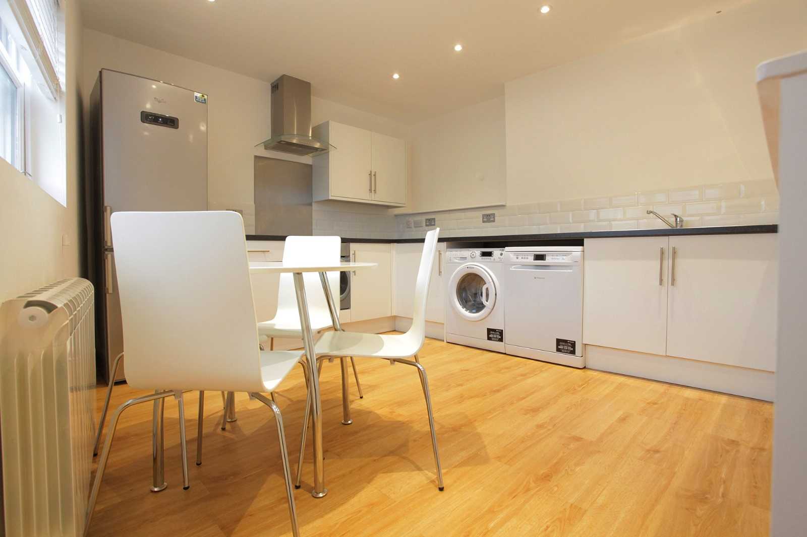 Portland Crescent - Picture 1