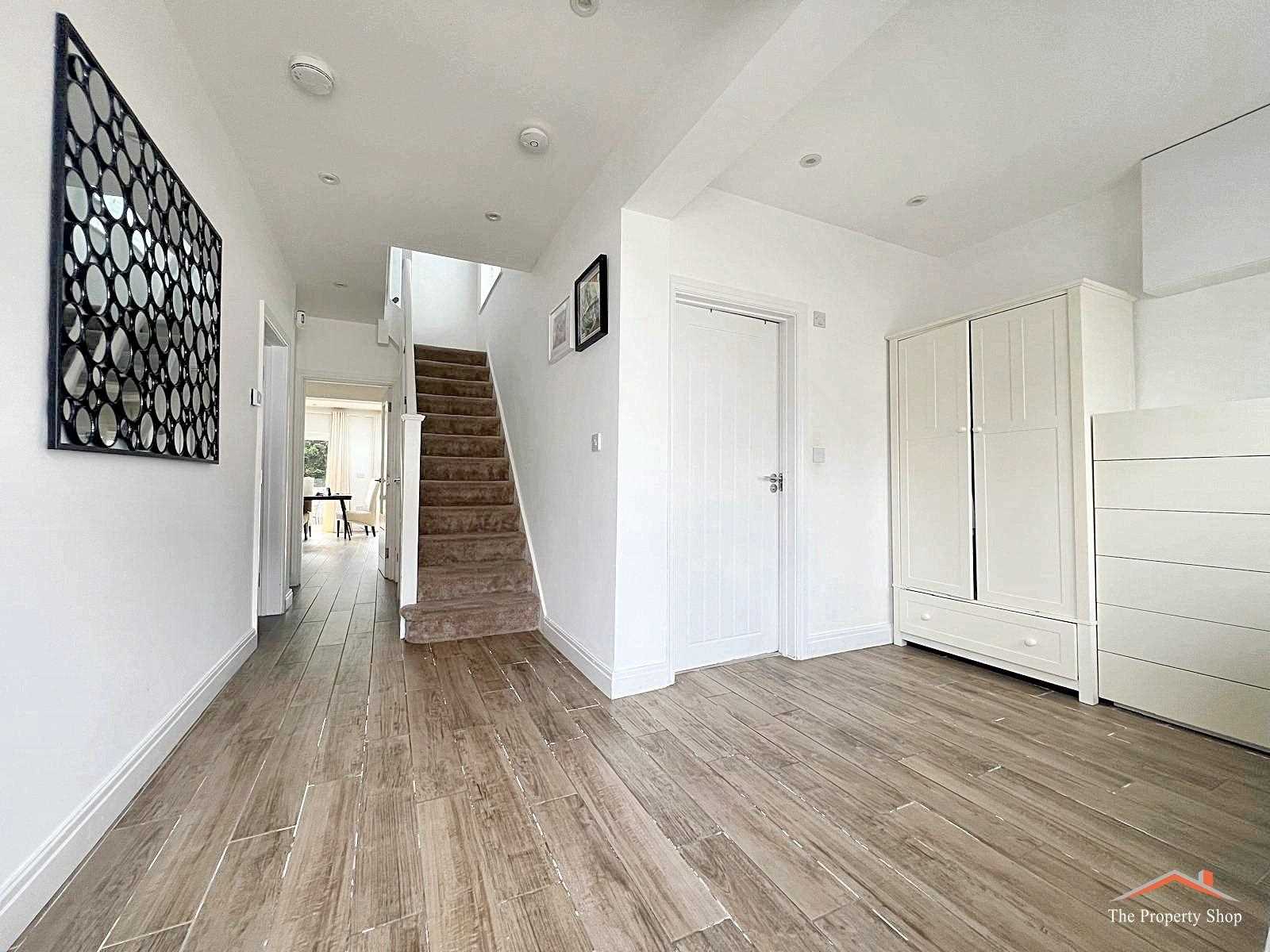 Drummond Drive - Picture 15