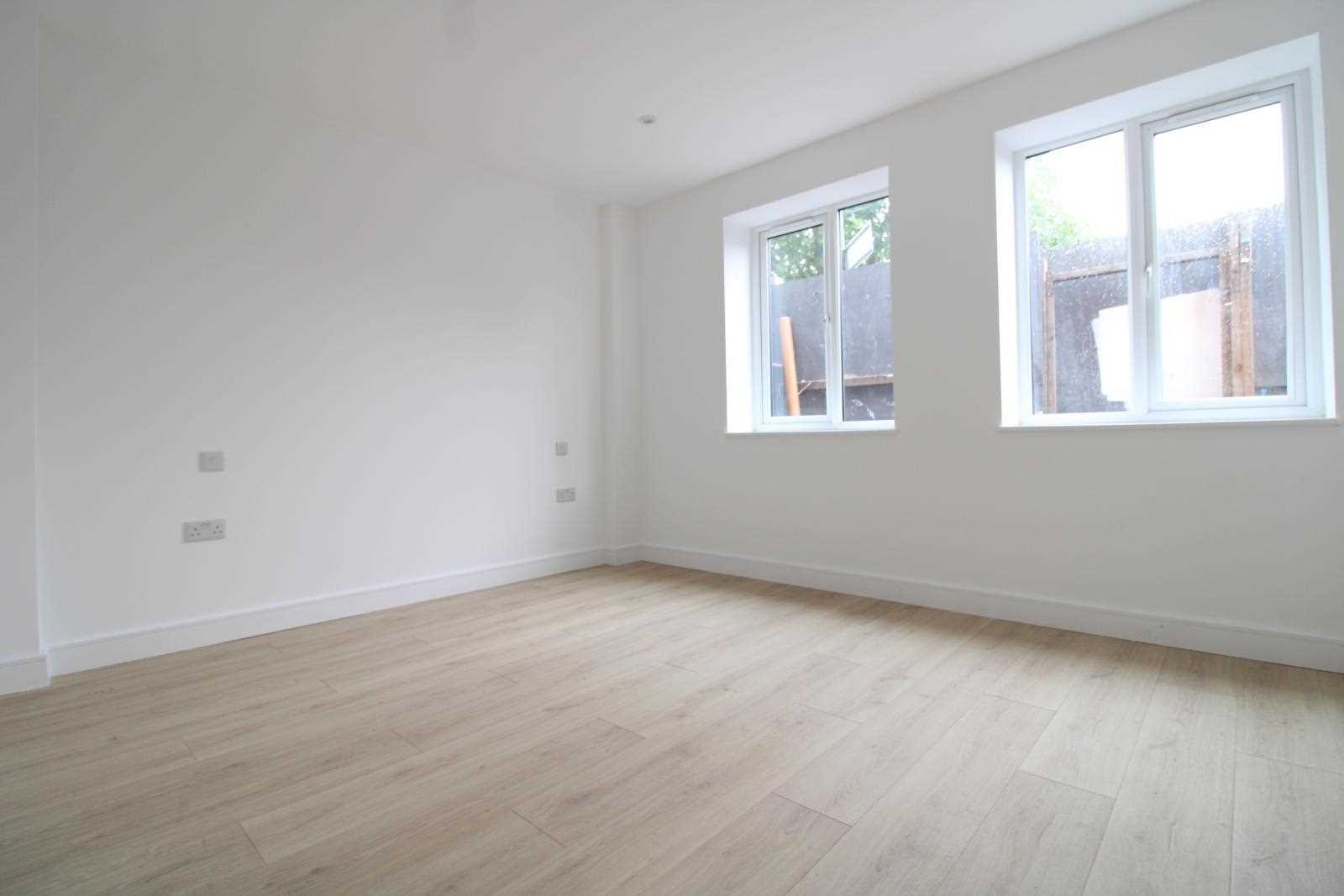 Eastfields Road - Picture 1