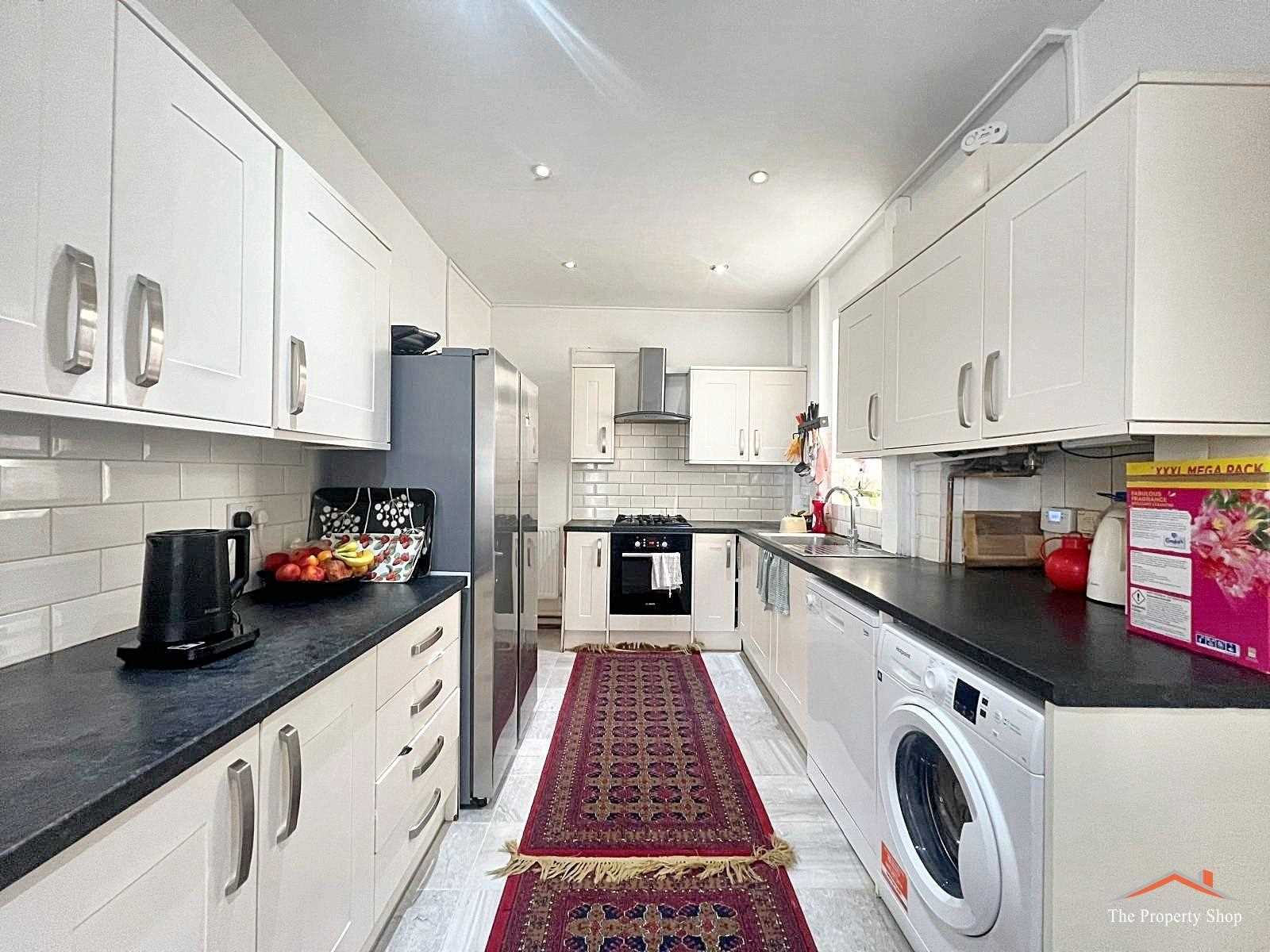 Heming Road - Picture 1