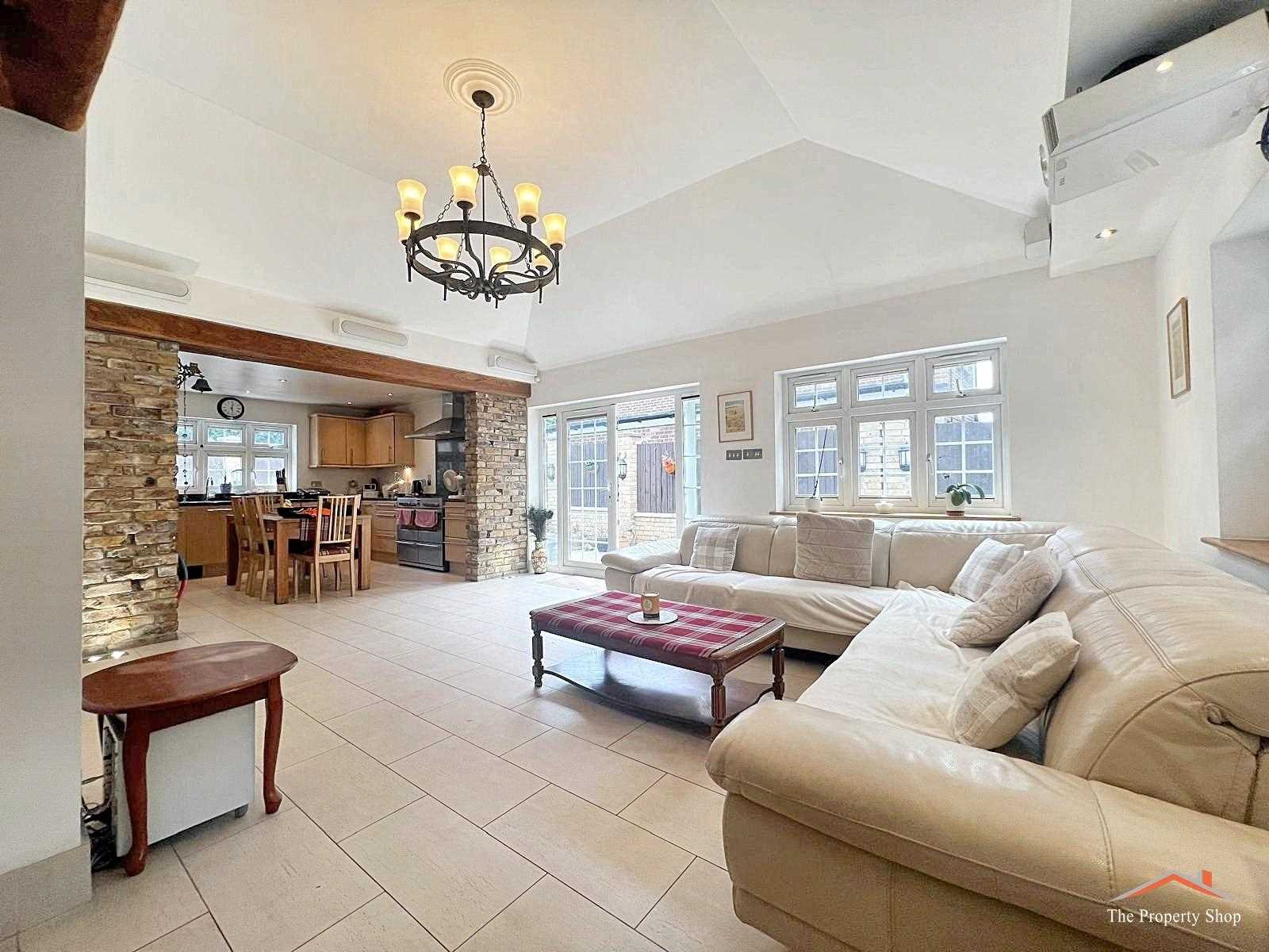 Oak Cottage - Picture 1