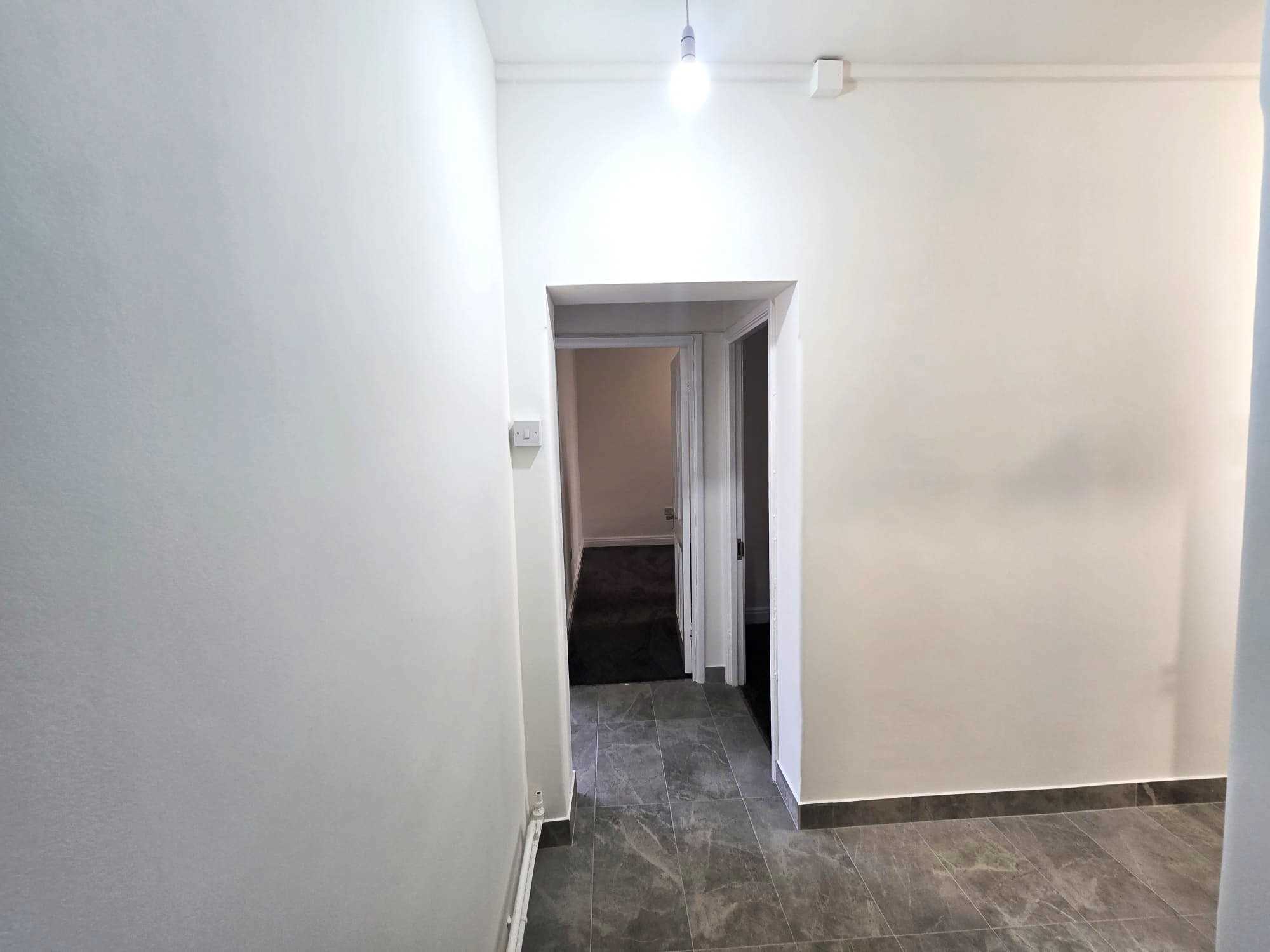 Byron Court, Byron Road - Picture 4