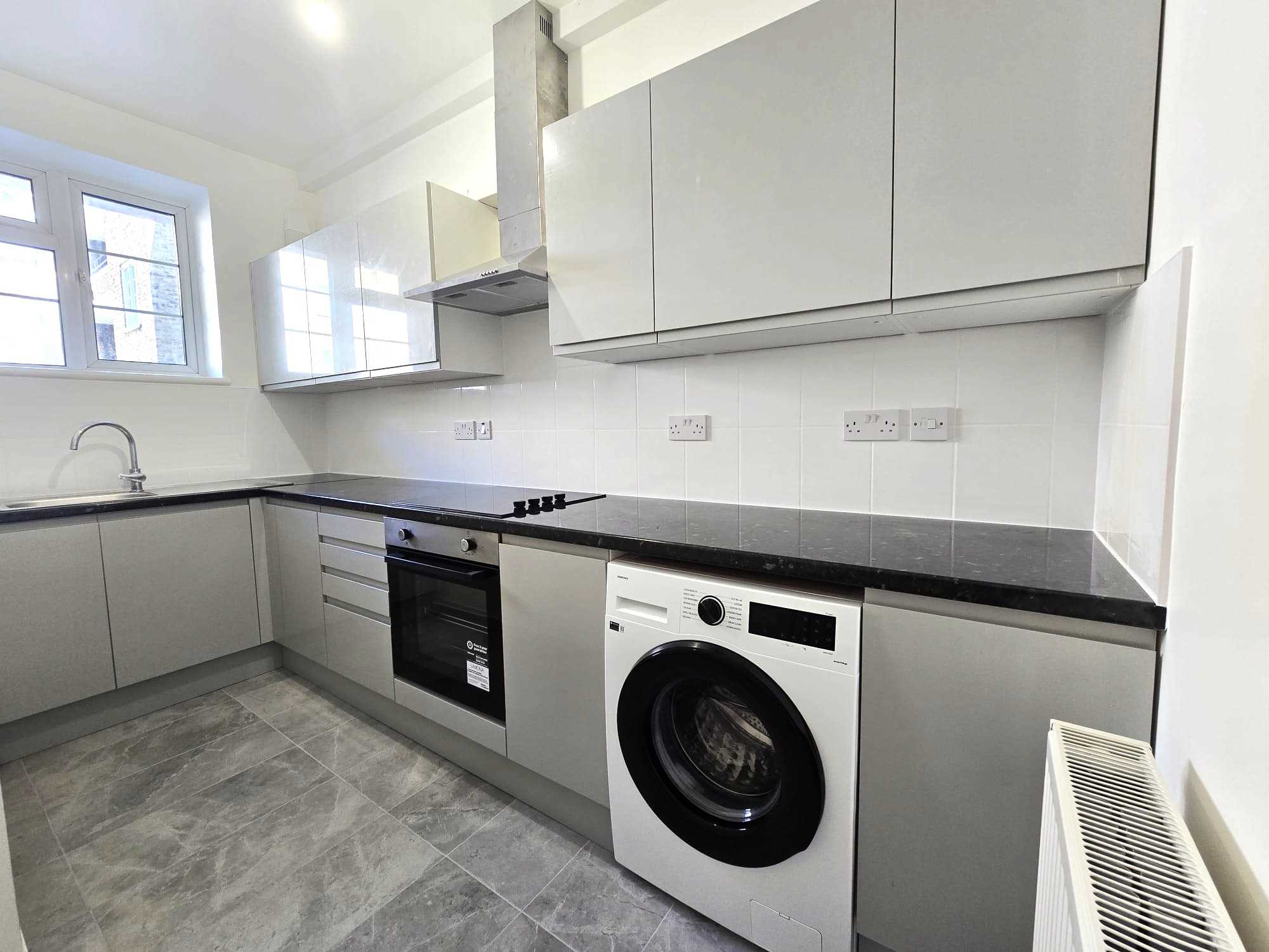 Byron Court, Byron Road - Picture 5
