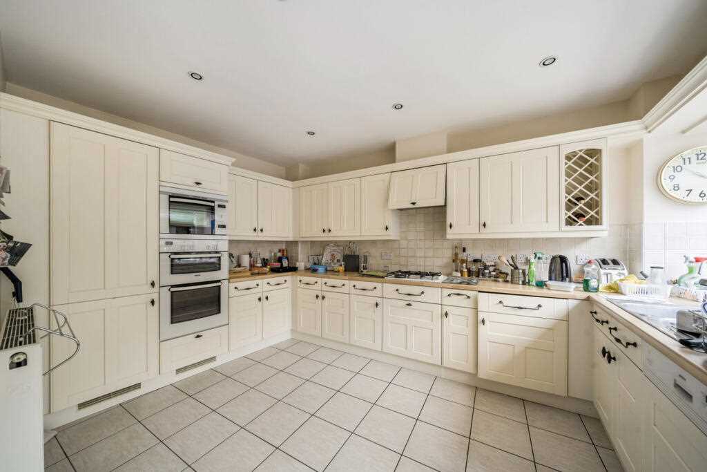 Lady Aylesford Avenue - Picture 3