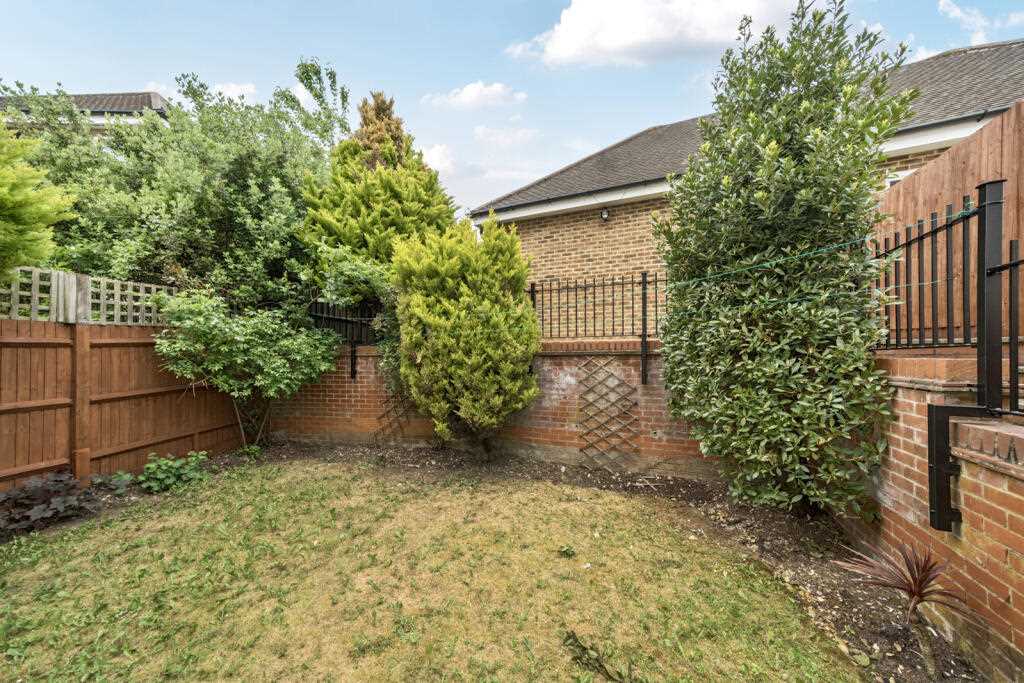 Lady Aylesford Avenue - Picture 6