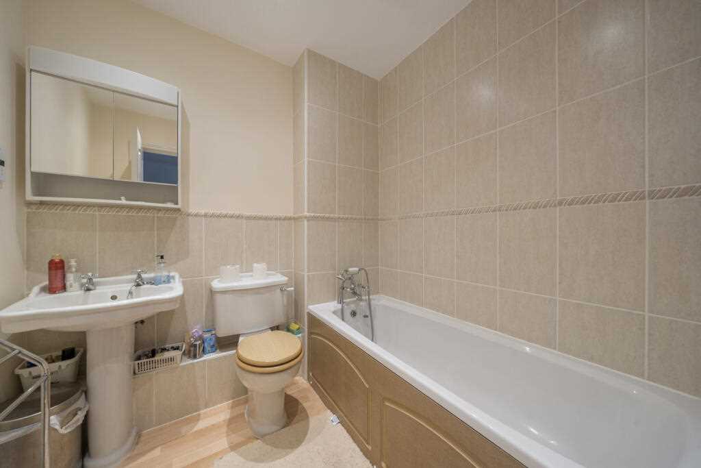Lady Aylesford Avenue - Picture 10
