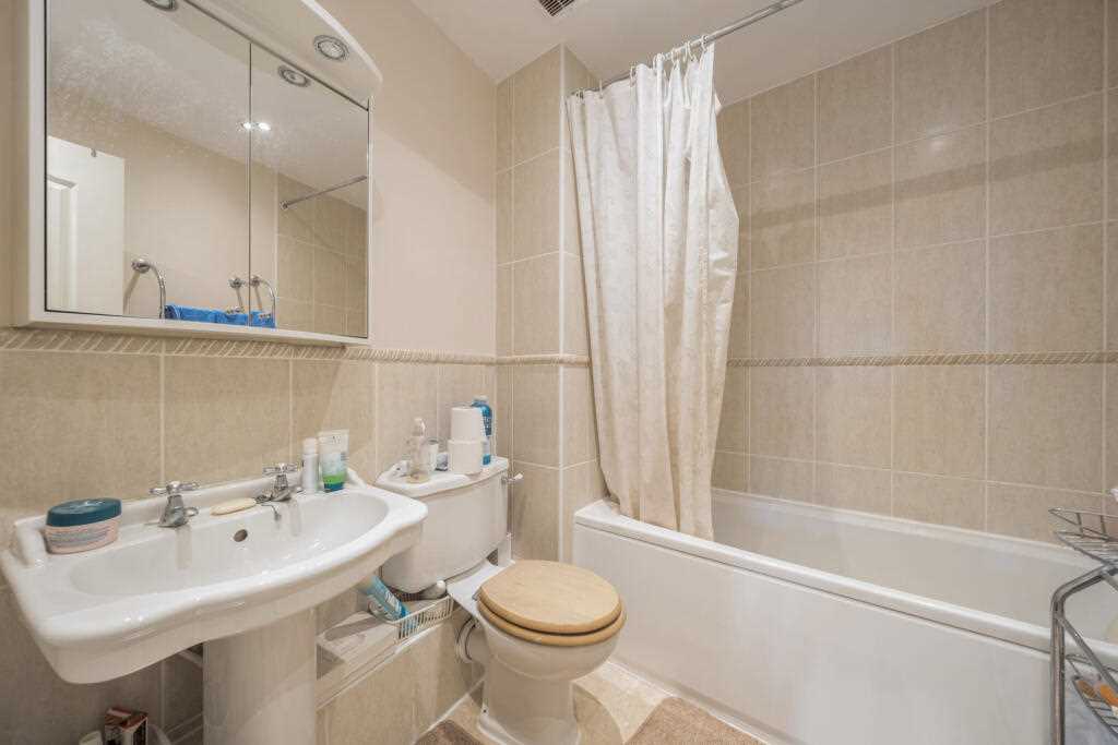 Lady Aylesford Avenue - Picture 20