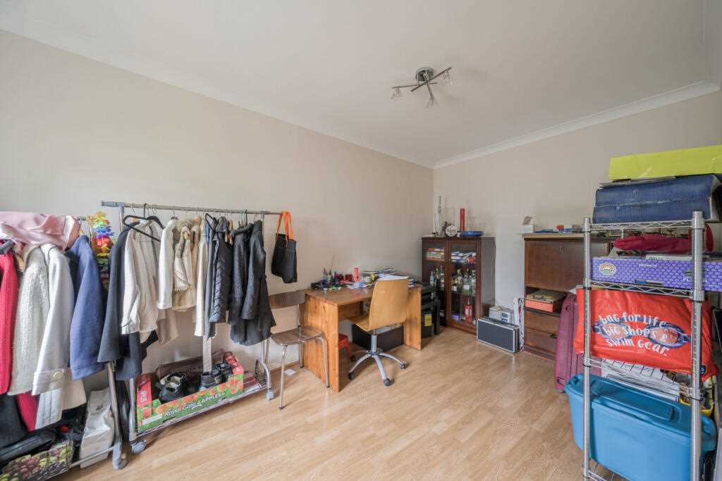 Lady Aylesford Avenue - Picture 23
