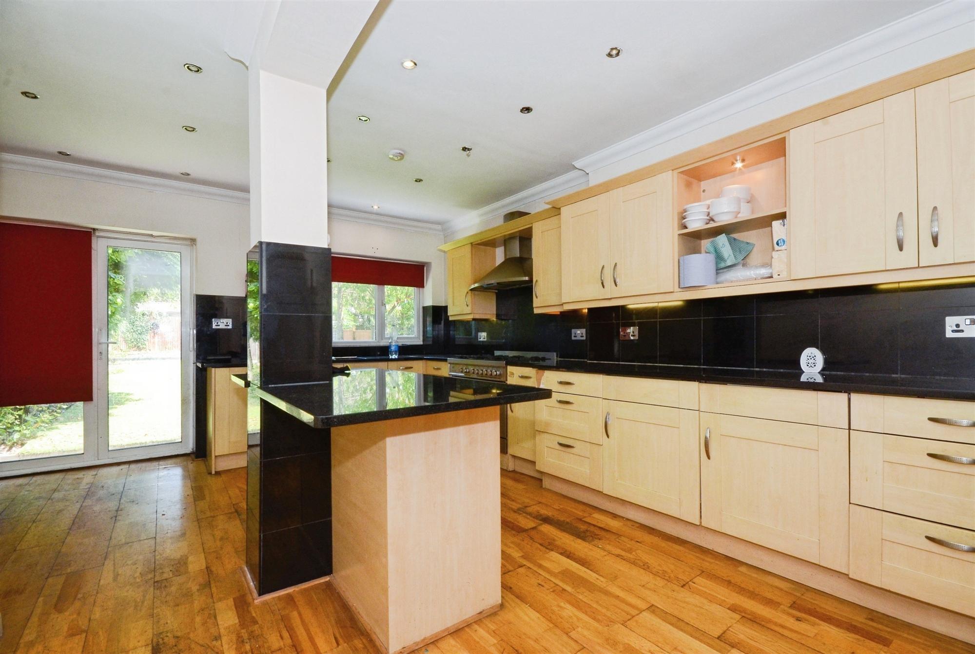 Drummond Drive - Picture 1