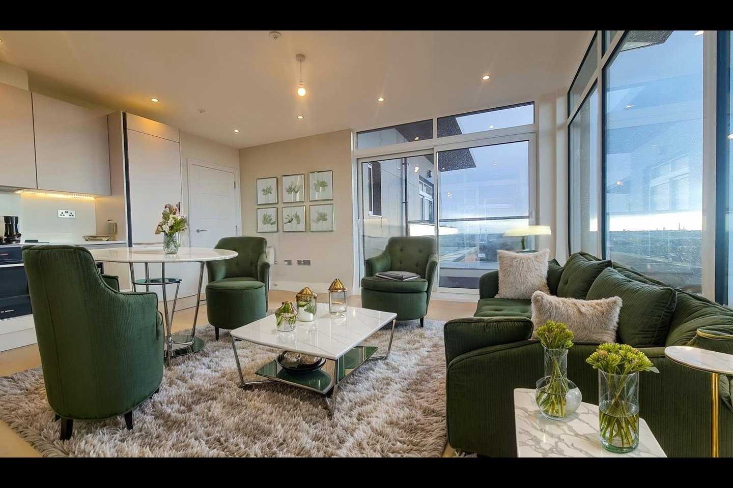 Raffles House - Picture 1