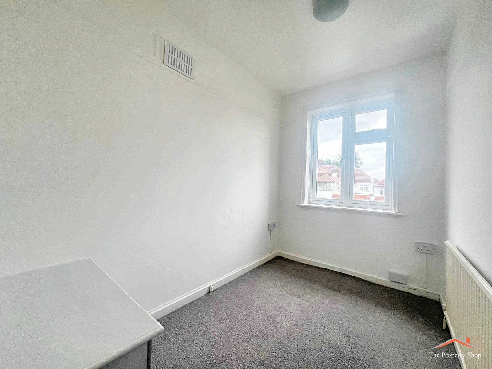 Stag Lane - Picture 7