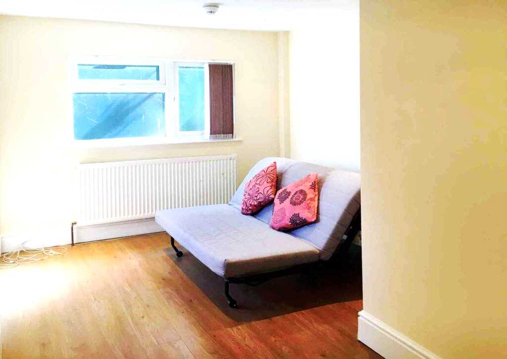 Garthland Drive - Picture 1
