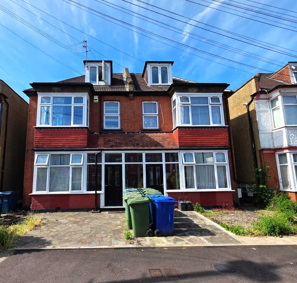 Welldon Crescent - Picture 1