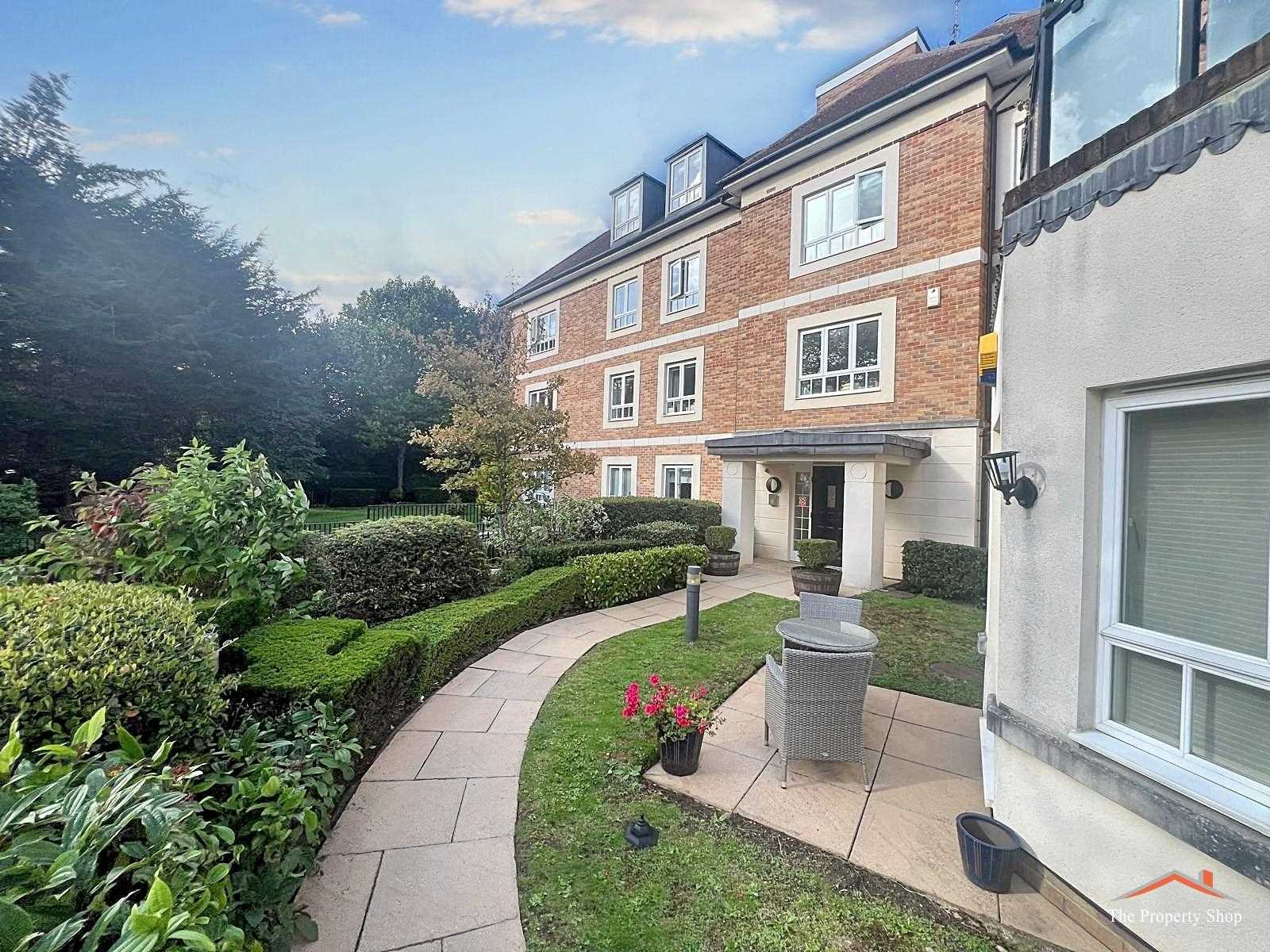 Compass Close, Edgware, - Picture 14