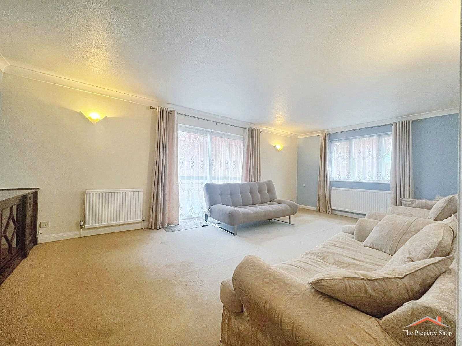 Chatsworth Court - Picture 4