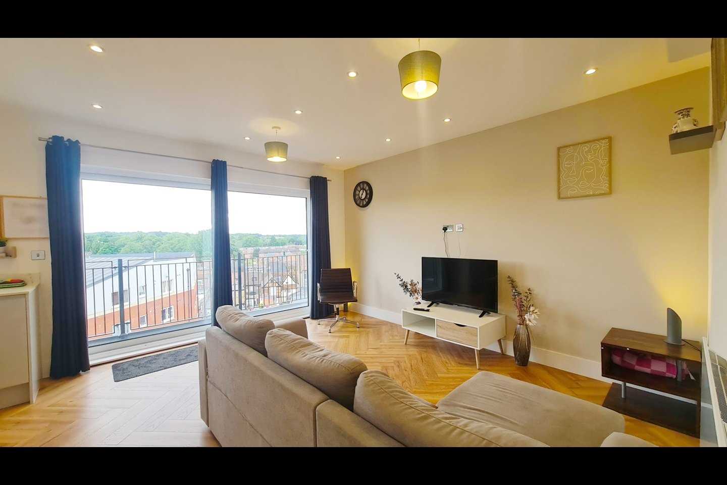 Ashleigh Court - Picture 2