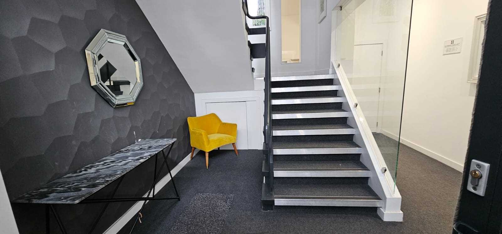 Buckingham House West - Picture 10