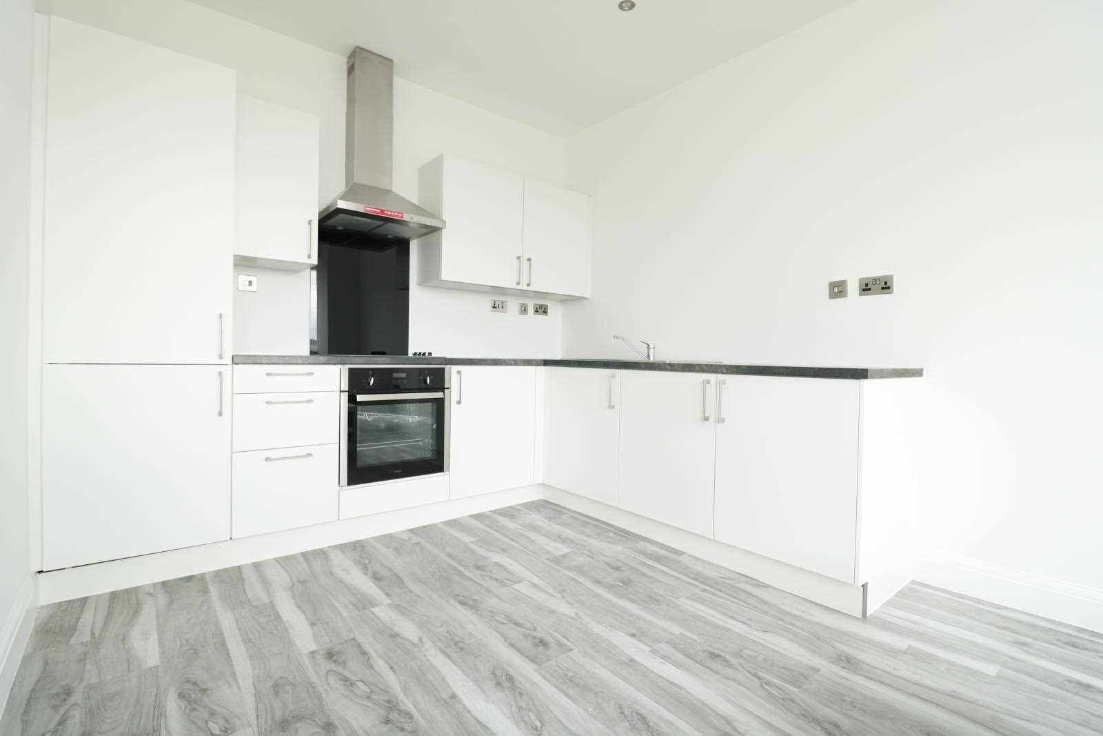 High Street Bromley - Picture 3