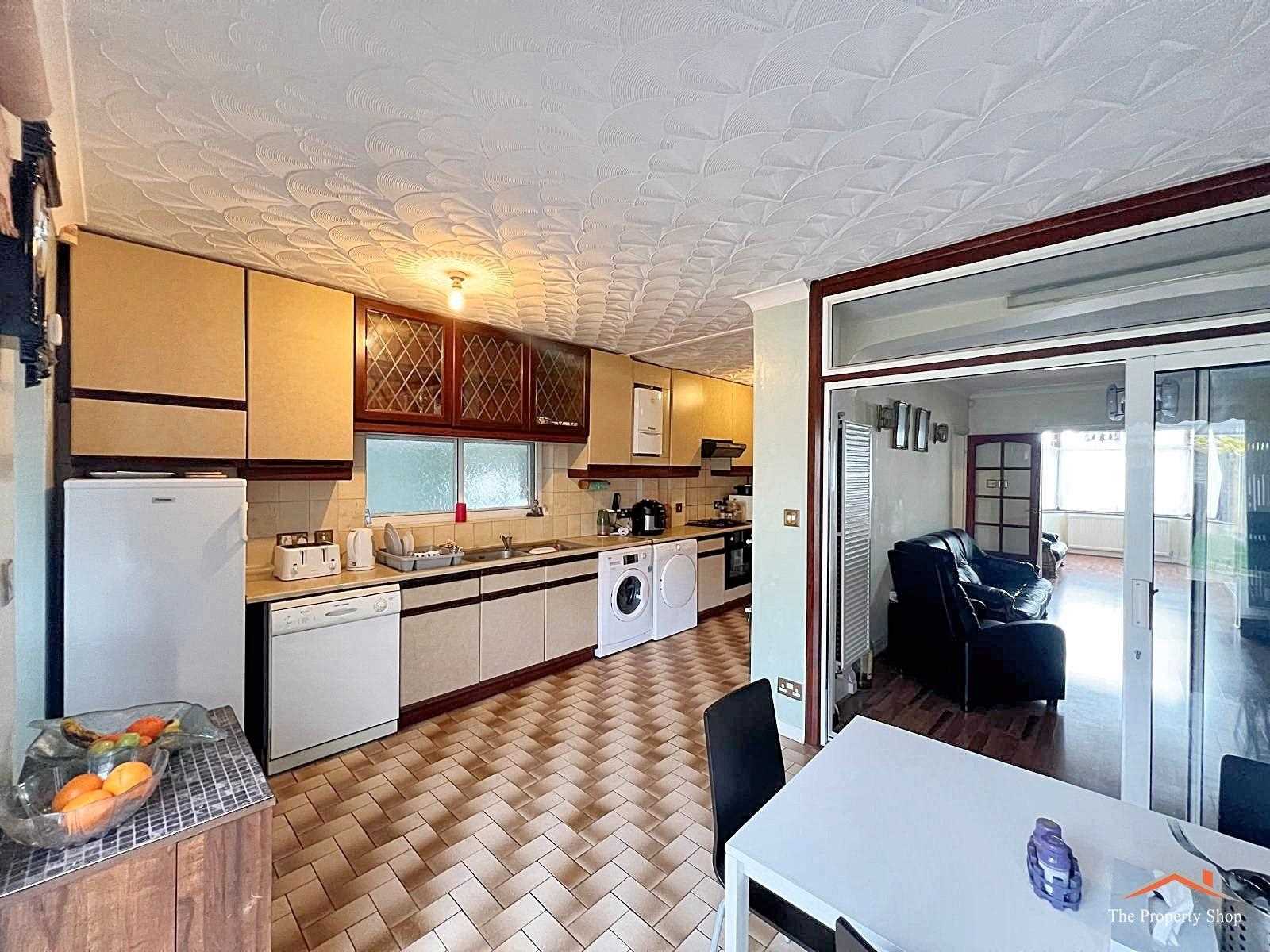 Portland Crescent - Picture 3