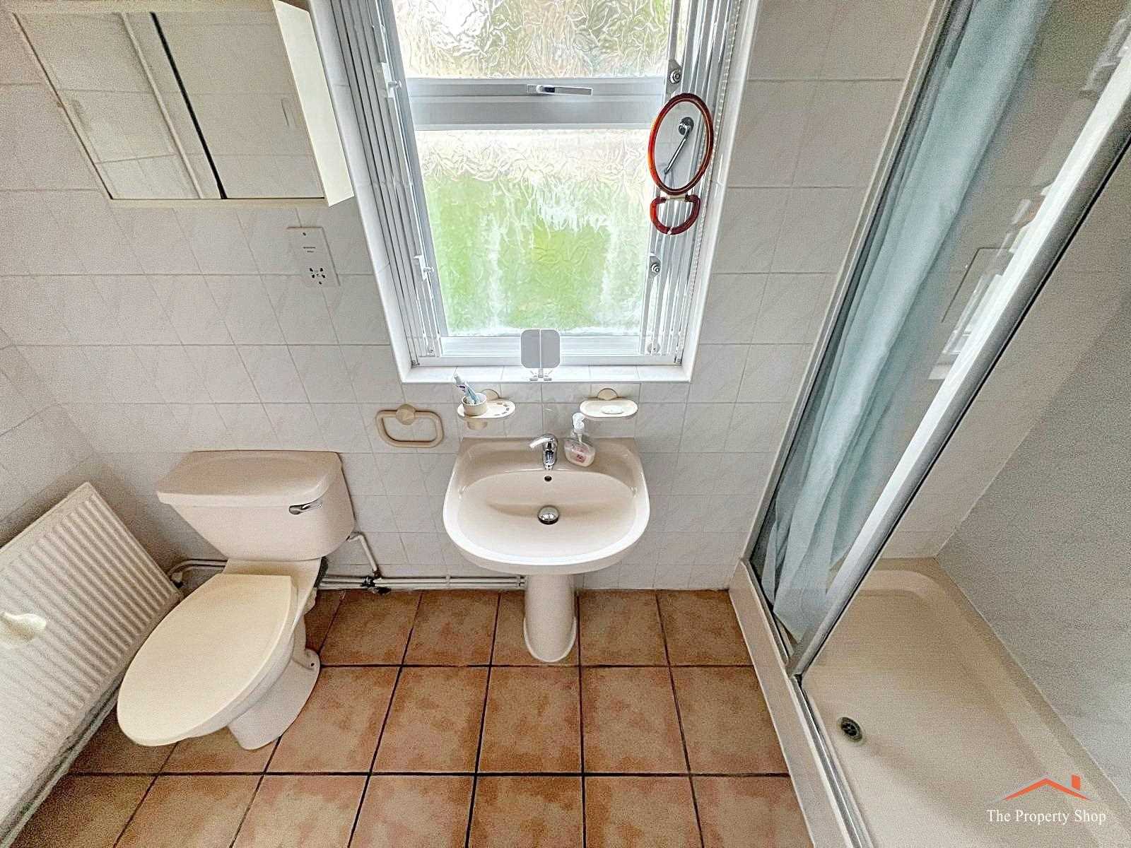 Portland Crescent - Picture 11