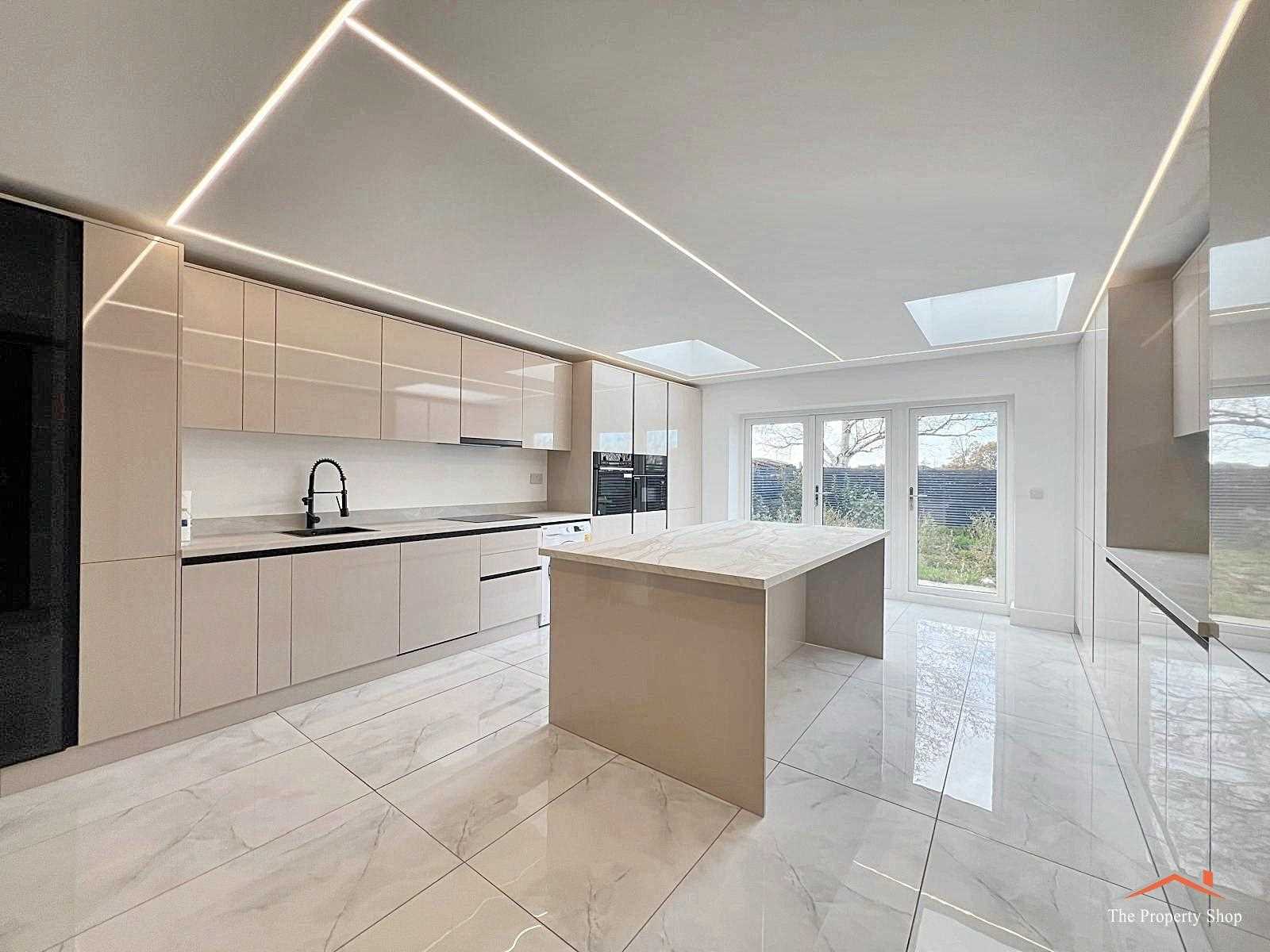 Bullhead Rd, Borehamwood - Picture 1