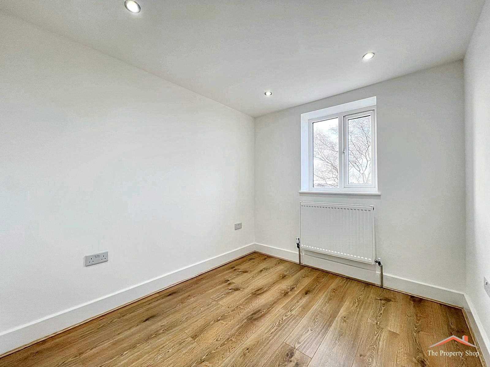 Bullhead Rd, Borehamwood - Picture 11